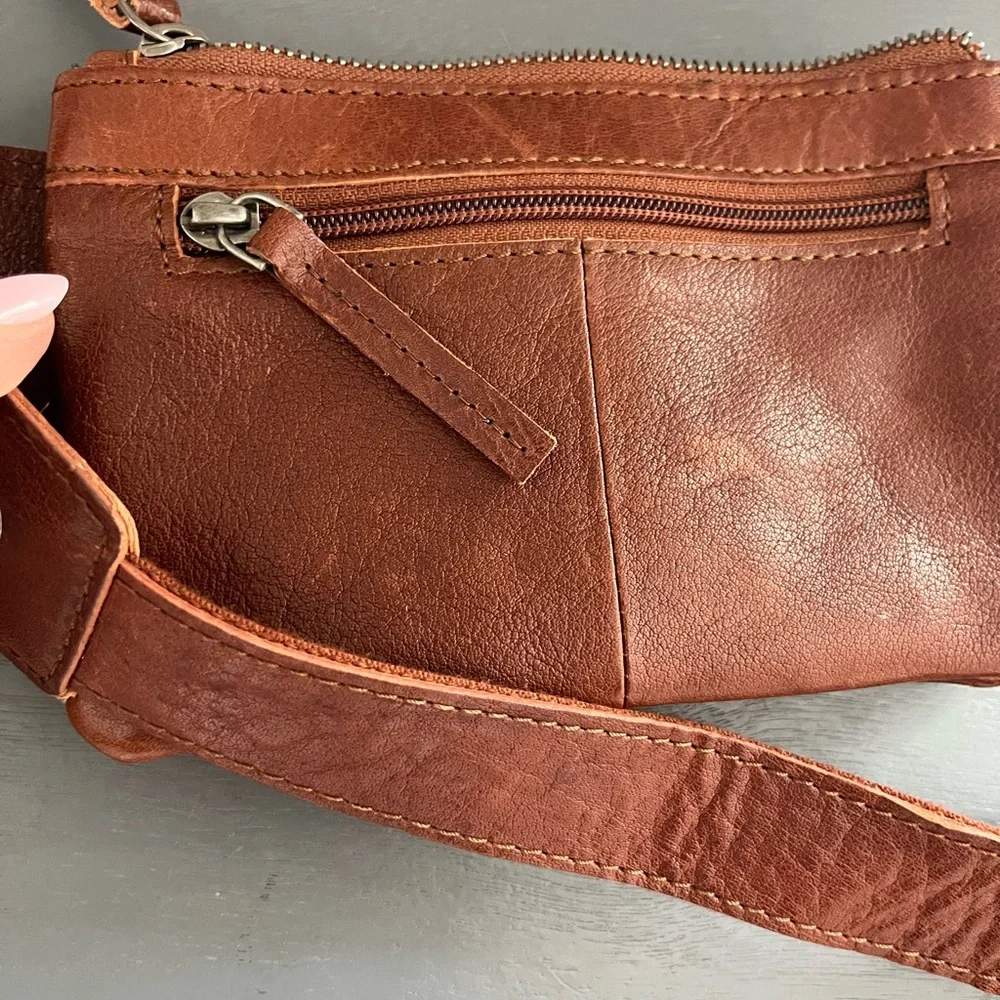 Spike & Sparrow Genuine Leather Brown Belt Bag - Picture 6 of 8